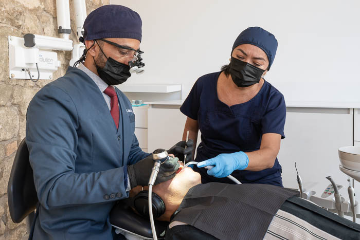 The patient is under a veneer treatment in Cancun.